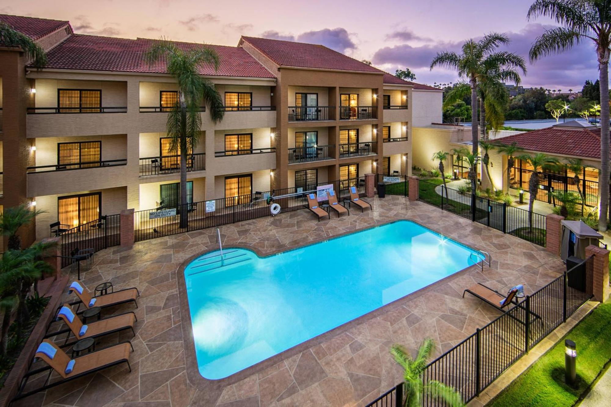 Courtyard By Marriott San Diego Sorrento Valley Exteriör bild